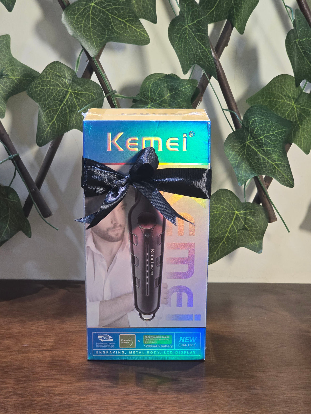 BioCode grooming gift set featuring a Kemei hair and beard trimmer in a decorative box with a black ribbon