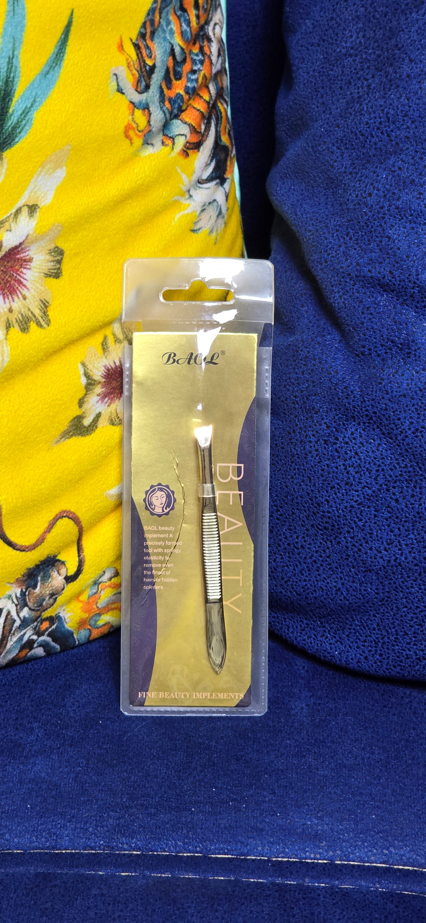 Tweezers