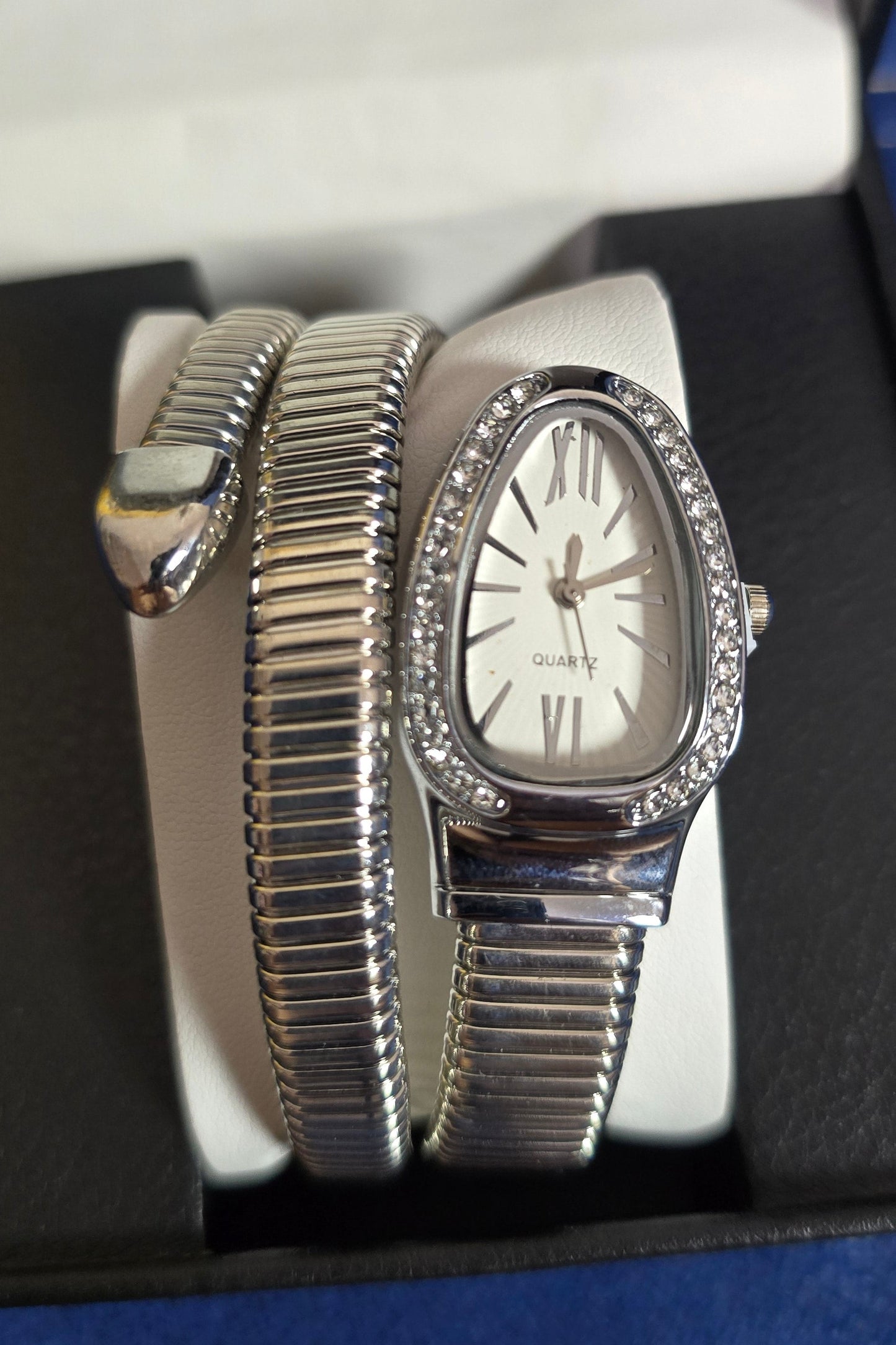 Quartz Hand Watch